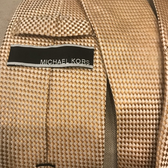 Michael Kors - Picture 2 of 2